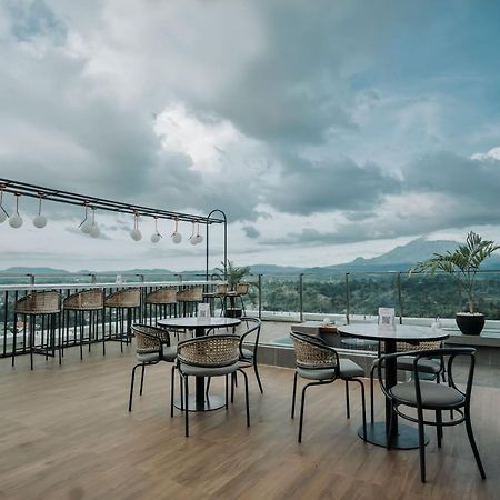 Luwansa Hotel And Convention Center มานาโด ภายนอก รูปภาพ