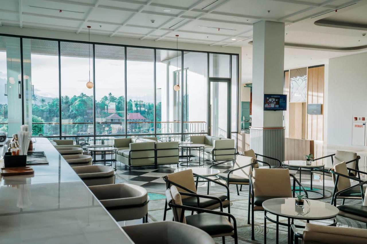 Luwansa Hotel And Convention Center มานาโด ภายนอก รูปภาพ