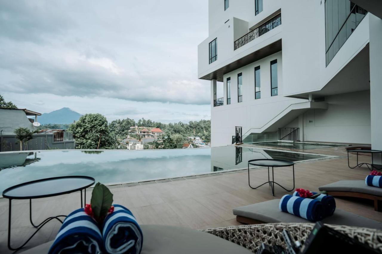 Luwansa Hotel And Convention Center มานาโด ภายนอก รูปภาพ