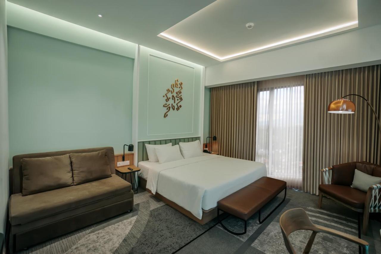 Luwansa Hotel And Convention Center มานาโด ภายนอก รูปภาพ